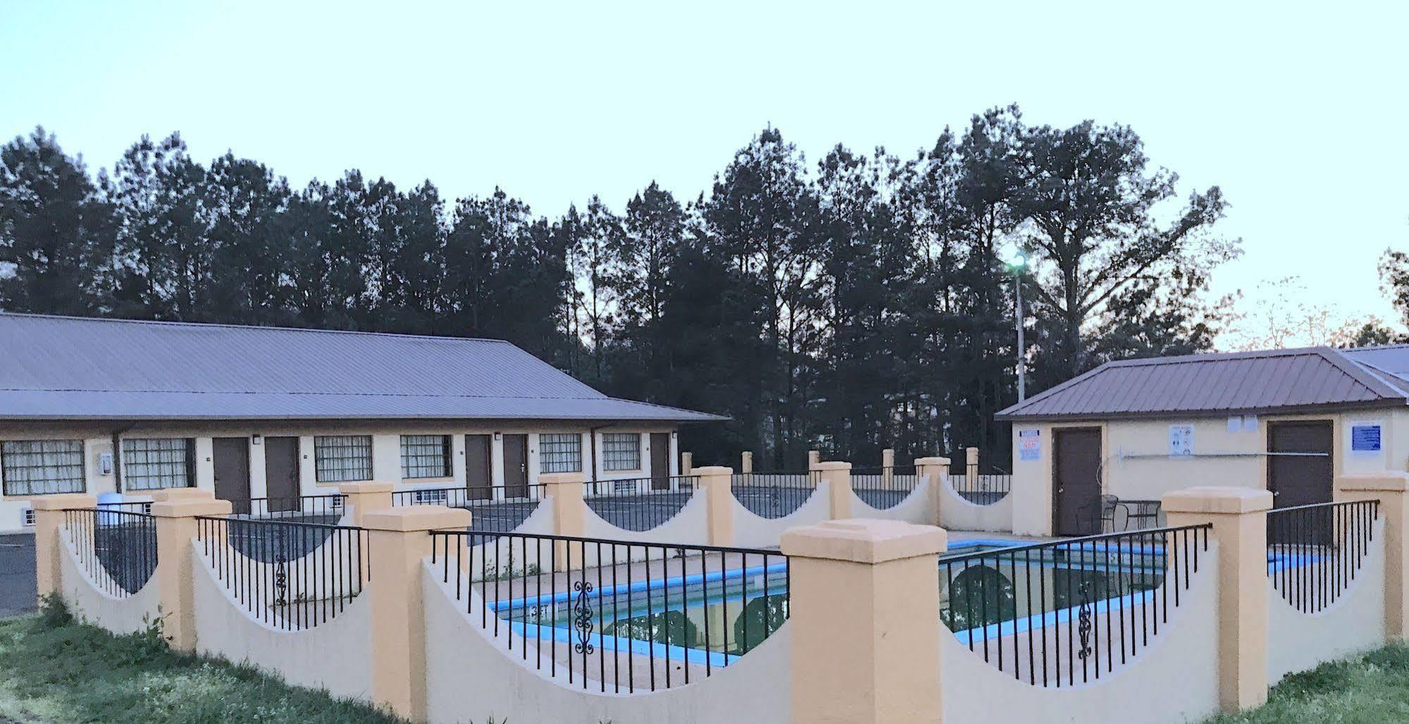 Rodeway Inn Hazlehurst Exterior photo